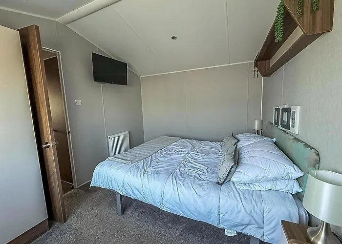 Luxury Caravan With Decking And Wifi At Haven Golden Sands Ref 63069Rc