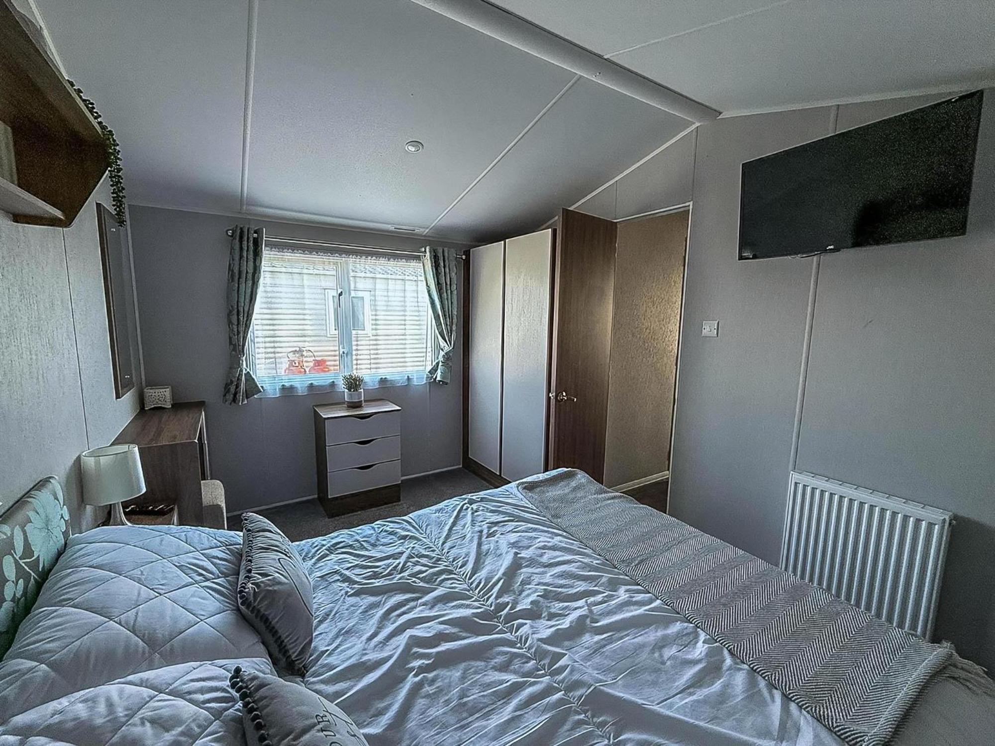 Campsite Luxury Caravan With Decking And Wifi At Haven Golden Sands Ref 63069rc *