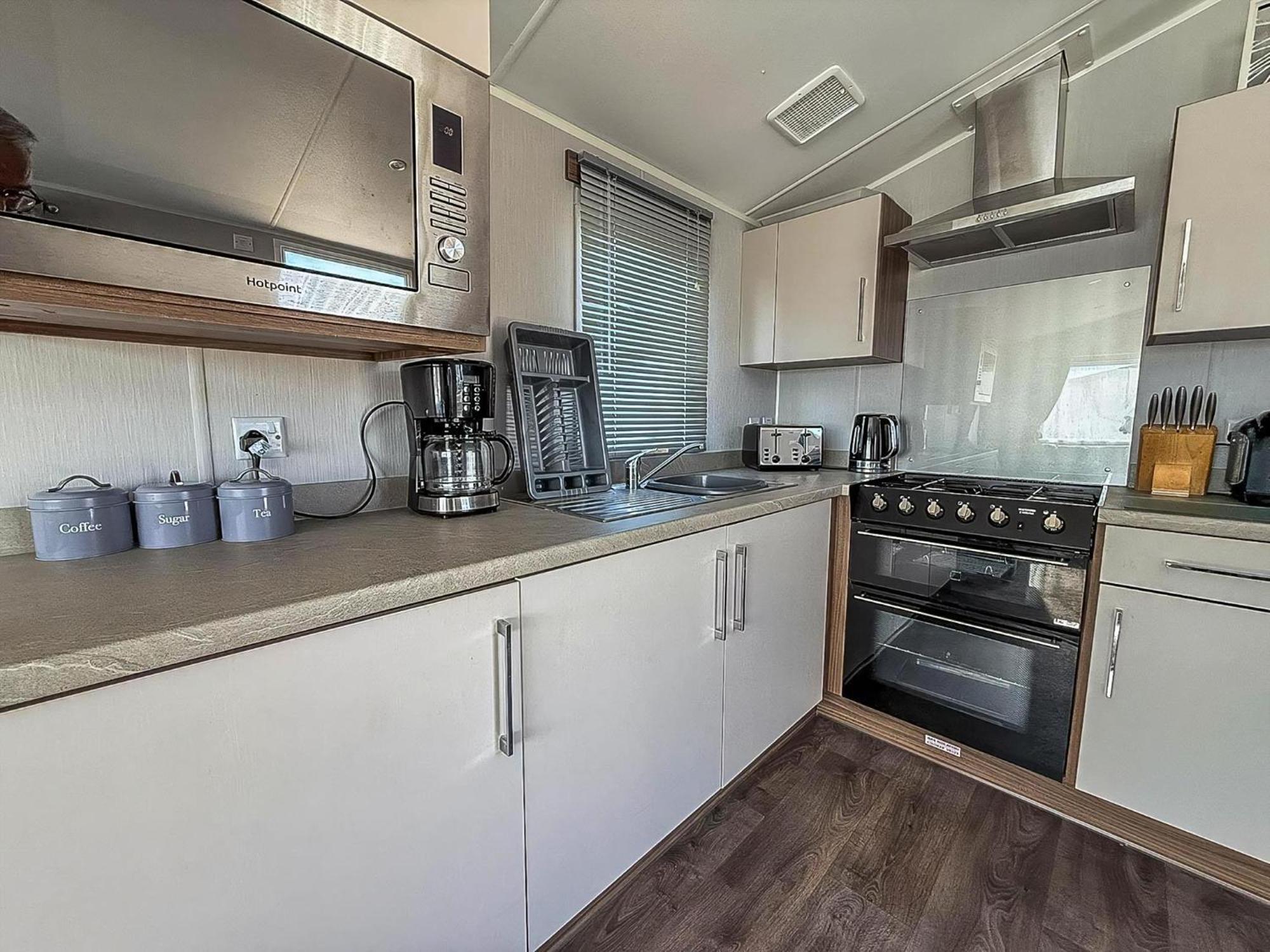 Luxury Caravan With Decking And Wifi At Haven Golden Sands Ref 63069rc *